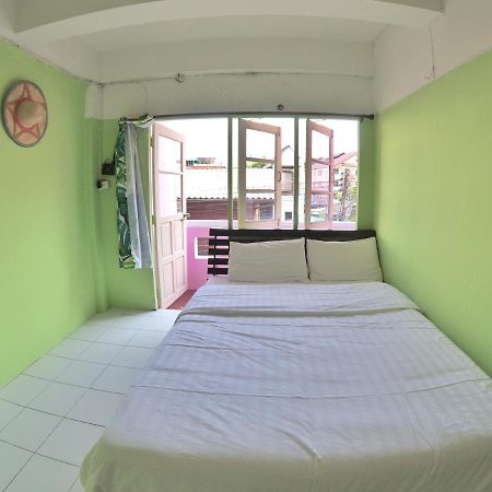 Better House 佰特客栈 Aparthotel Chiang Mai Buitenkant foto